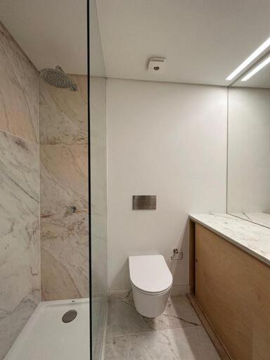 Bedroom In Shared House In Chiado - Historic Center Of Habitación en casa particular *