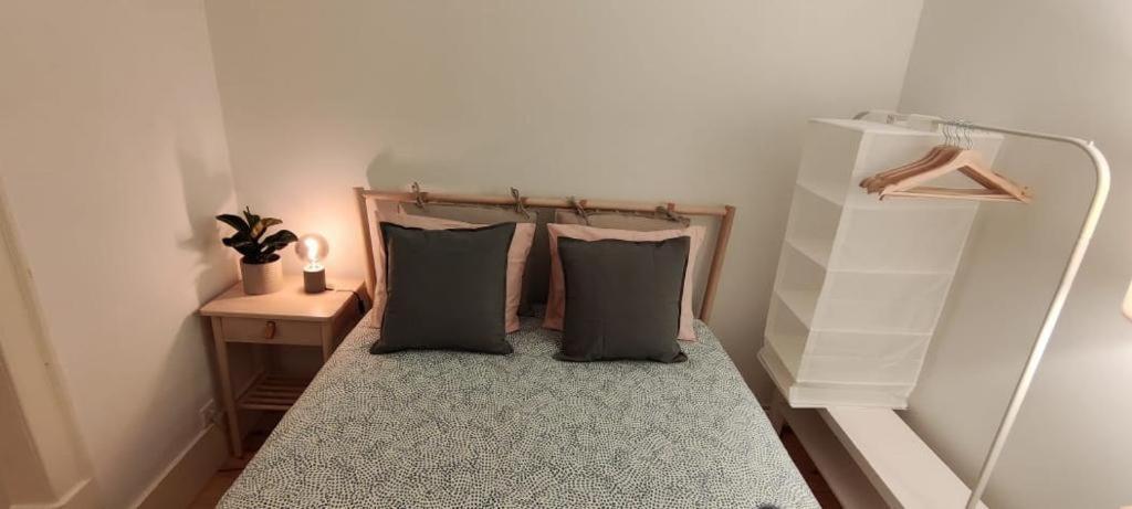 Habitación en casa particular Bedroom In Shared House In Chiado - Historic Center Of Lisboa