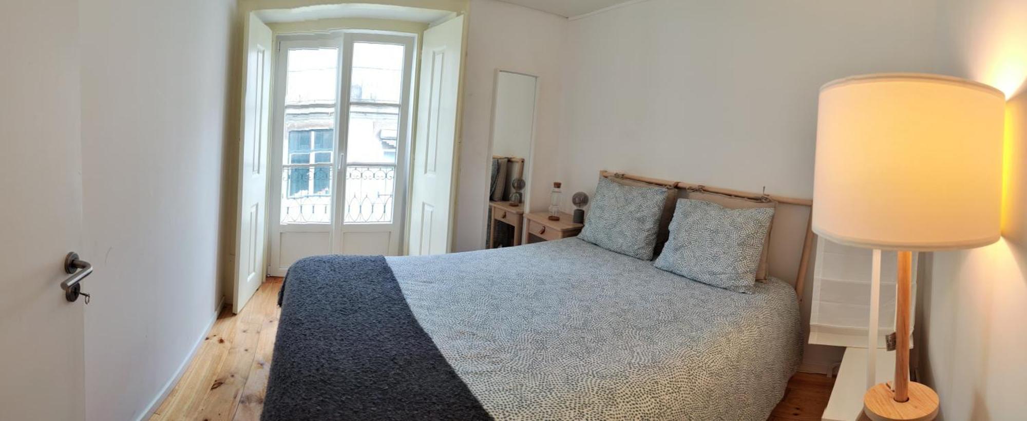 Bedroom In Shared House In Chiado - Historic Center Of Habitación en casa particular *
