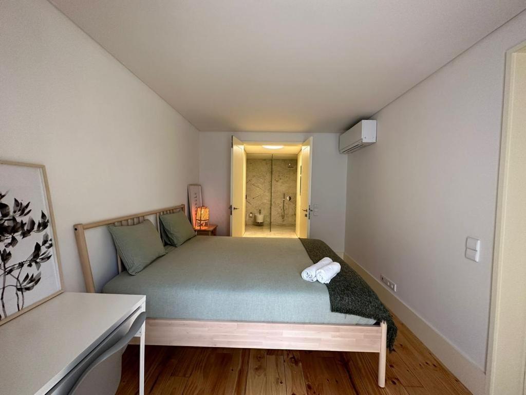 Habitación en casa particular Bedroom In Shared House In Chiado - Historic Center Of *