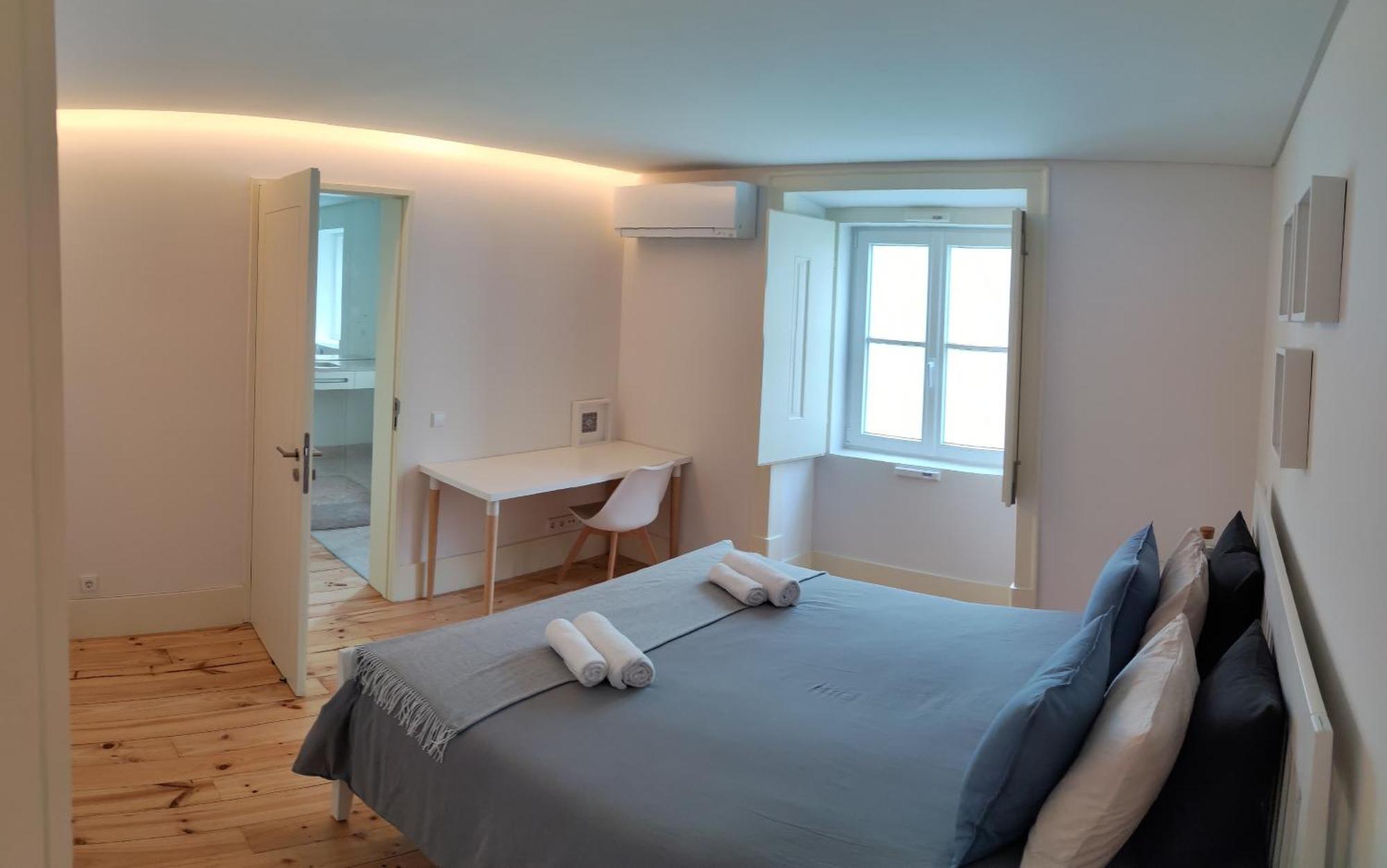 Bedroom In Shared House In Chiado - Historic Center Of Habitación en casa particular *