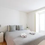 Central Bedroom In Shared House In Chiado - Historic Center Of Lisbon