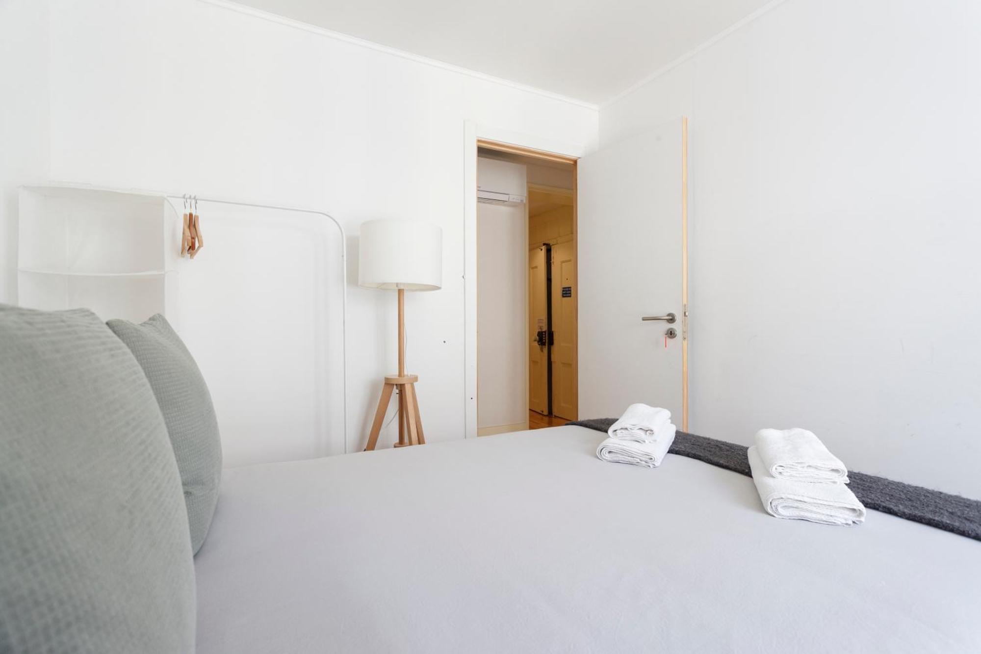 Quarto em Acomodações Particulares Bedroom In Shared House In Chiado - Historic Center Of Lisboa