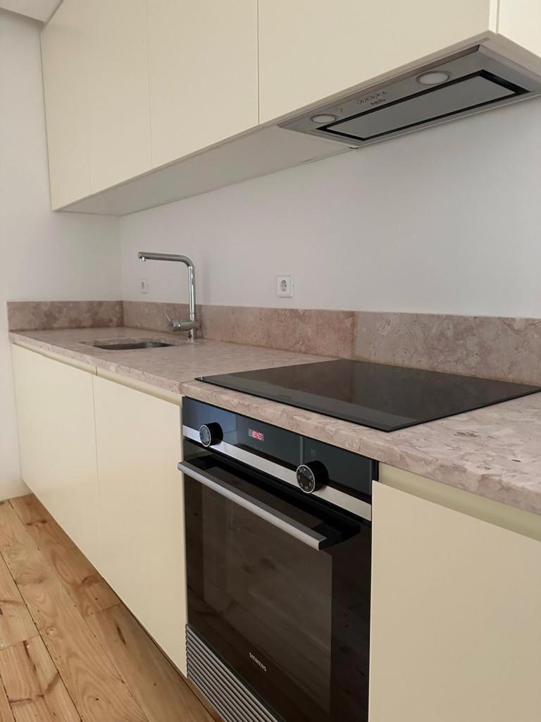 Bedroom In Shared House In Chiado - Historic Center Of Privat bolig
