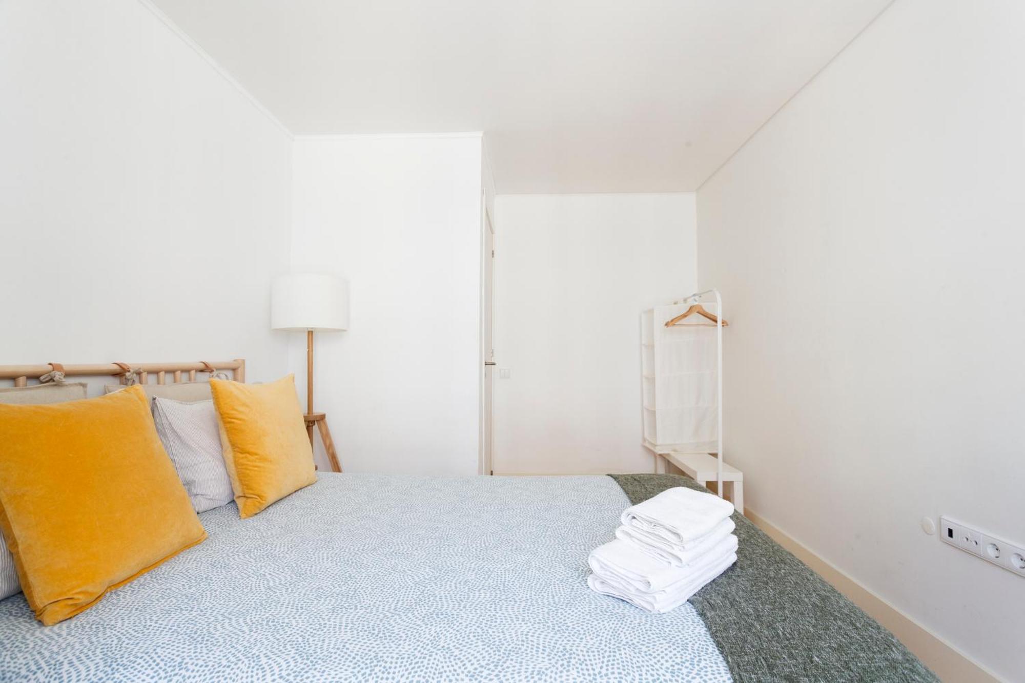 Habitación en casa particular Bedroom In Shared House In Chiado - Historic Center Of Lisboa
