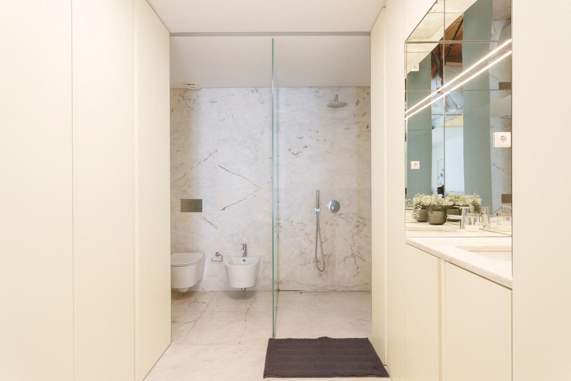 Bedroom In Shared House In Chiado - Historic Center Of Habitación en casa particular Lisboa