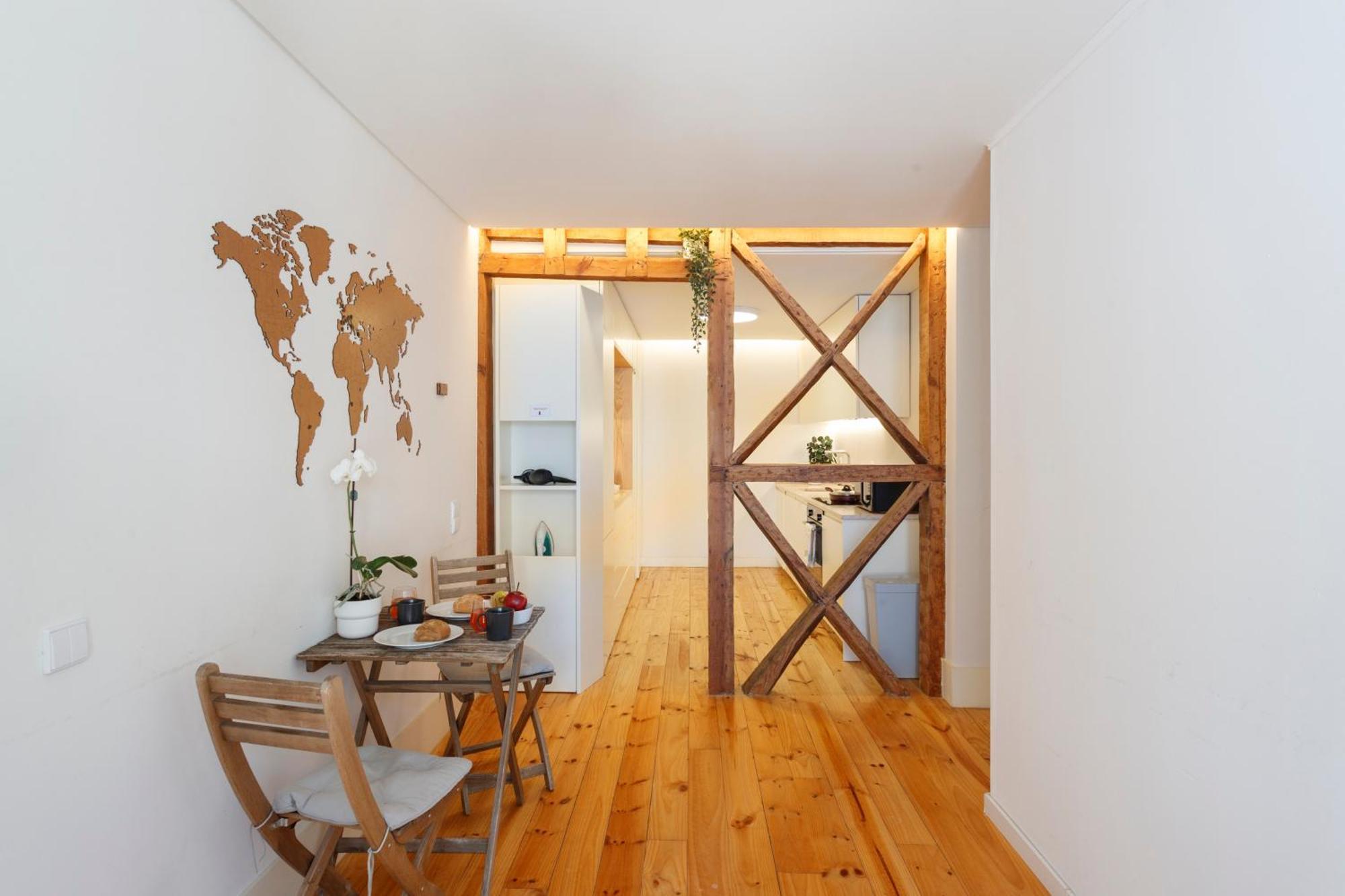Bedroom In Shared House In Chiado - Historic Center Of Habitación en casa particular *